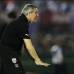 Reuters - En el final del primer tiempo, el local plante&#243; mejor su juego y tuvo m&#225;s llegadas al &#225;rea rival. En la imagen el profesor &#211;scar Washington Tab&#225;rez, t&#233;cnico uruguayo.