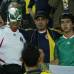 Reuters - Fiesta y camarader&#237;a en las tribunas, como se debe vivir el f&#250;tbol.