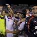 AP - Chile se afianz&#243; el viernes en el cuarto lugar de las eliminatorias suramericanas con un triunfo 2-1 sobre Paraguay.
