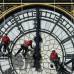 Reuters - &quot;Es un proceso complejo que requiere verdadera destreza en las alturas. Contamos con un equipo de expertos que se asegurar&#225; de que el reloj queda perfectamente limpio&quot;.