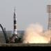 AP - La Soyuz TMA-04M ten&#237;a que haber despegado el pasado 30 de marzo, pero Roscosmos, la agencia espacial rusa, se vio obligada a aplazar su lanzamiento debido que su m&#243;dulo de descenso sufri&#243; una deformaci&#243;n durante una prueba de hermetismo.