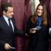 Reuters - El presidente y su sobriamente vestida esposa, la exmodelo Carla Bruni, votaron en un rico distrito de París. Posteriormente saludaron de mano a algunas personas en el lugar pero no realizaron comentarios.