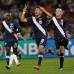 AP - mediocampista Clint Dempsey igual&#243; para los estadounidenses a los 40 con un remate recto desde fuera del &#225;rea que se le escap&#243; de las manos a Green.
