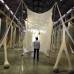 Manuel Saldarriaga - Ernesto Neto hizo una intervenci&#243;n con telas y arena en la nave central del Museo de Arte Moderno.