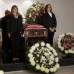 Reuters - La cantante Chavela Vargas, una de las grandes de México, recibe un tributo de sus amigos y seguidores.