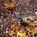 Reuters - La imagen del Nazareno Negro fue trasladada por cientos de devotos durante el inicio de una procesión anual en Manila, Filipinas. El Nazareno Negro es una estatua de Jesús de tamaño natural, hecha en madera y tallado en México. Llegó a Filipinas en el siglo XVII, se cree que tiene poderes curativos en el país de mayoría católica.