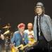 Foto Reuters - Los Stones rebasaron la marca del medio siglo de vigencia durante el concierto, a veces emotivo, en el que el ex bajista Bill Wyman y el maestro guitarrista Mick Taylor se sumaron a sus antiguos compa&#241;eros ante el auditorio que com&#243; la 02 Arena de Londres.