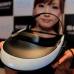AP - Sony dijo que su nuevo dispositivo para ver contenido en tercera dimensi&#243;n (3D) ofrece una experiencia de cine que puede tenerse en cualquier sitio, con un monitor colocado en la cabeza o head-mounted display (HMD por sus siglas en ingl&#233;s), que tambi&#233;n permite a los usuarios ver videos y jugar.