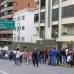 Reuters - Largas filas y masiva asistencia a los centros electorales son la constante en la jornada que se cumple con normalidad.
