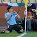 AP - Su&#225;rez desperdici&#243; la primera posibilidad clara de gol a los seis minutos cuando remat&#243; desviado entrando al &#225;rea por la derecha y no se mostr&#243; muy peligroso. Luego se redimir&#237;a marcando el &#250;nico tanto del partido al definir una jugada de ataque con un gran cabezazo a los 43 minutos.