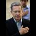 AP - El Presidente de la Rep�blica, �lvaro Uribe V�lez, dijo este domingo que al votar se hace contrapeso a la violencia a la corrupci�n.