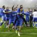 AP - El equipo de Grecia celebra su clasificación al Mundial de fútbol Brasil 2014.
