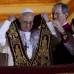 REUTERS - Esa admiraci&#243;n por sus tres predecesores llev&#243; a Juan Pablo II a ser enterrado bajo tierra, como Pablo VI, en el mismo lugar donde estuvo sepultado Juan XXIII y frente al sarc&#243;fago del &quot;papa de la sonrisa&quot;, como se conoci&#243; a Luciani.