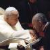 AP - &quot;He querido al ser elegido Obispo de Roma y Pastor Universal de la Iglesia llamarme Benedicto XVI, para unirme idealmente al venerado Pont&#237;fice Benedicto XV, que gui&#243; a la Iglesia en un periodo dif&#237;cil a causa del primer conflicto mundial&quot;, dijo.