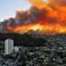 AFP - La ciudad de Valparaiso, Chile, sufre uno de los mayores incendios registrados desde 1953.