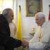 Reuters - Benedicto XVI en su gira por Latinoam&#233;rica tambi&#233;n visit&#243; la isla de Cuba. Al igual que su antecesor, Juan Pablo II, el Papa se reuni&#243; con Fidel Castro.