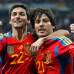 Reuters - Jes&#250;s Navas (izq.) abraza a su compa&#241;ero David Silva, autor del gol del triunfo de Espa&#241;a ante Colombia.
