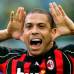 Reuters - Tras otra operación de rodilla cuando jugaba en el AC Milan, regresó a Brasil y se unió al Corinthians en el 2009.