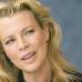 Cortes&#237;a - Por su parte, la actriz estadounidense Kim Basinger, considerada un s&#237;mbolo sexual en los a&#241;os , vuelve a mostrar todo su belleza y poder&#237;o despu&#233;s de superar su divorcio del actor Alec Baldwin, con quien tuvo una ni&#241;a.