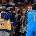 Reuters - Las curiosidades del partido. Casillas es entrevistado por su novia y reportera Sara Carbonero.