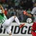 FOTOS JAIME PÉREZ - Juan Pablo Ángel, que jugó como inicialista, buscó el gol durante el tiempo que estuvo en el campo pero estuvo muy bien referenciado.