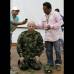 - El Gobernador Tule José David Castrillón unge al general Hernán Giraldo.