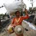Reuters - La violencia sectaria en Myanmar, la antigua Birmania, destruy&#243; decenas de viviendas de musulmanes en la provincia de Sagaing, al norte del pa&#237;s.