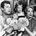 AP - Tony Curtis y Janet Leigh posan para la foto con sus hijas Kelly y Jamie Lee, enero 16 de 1959.