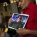 reuters - Los seguidores del presidente de Venezuela, Hugo Chávez, esperan que el Jefe de Estado se recupere del cáncer que padece y por el cual se encuentra en La Habana, Cuba. Caracas está inundada de mensajes de apoyo al líder del país bolivariano.