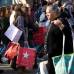 Reuters - Pese a esos incidentes, esta jornada -que recibe el nombre de &quot;black friday&quot; porque es el d&#237;a del a&#241;o en que los comerciantes suelen volver a escribir en negro en sus libros de contabilidad y por lo tanto a tener ganancias- se desarrolla de manera general de forma tranquila y con millones de compradores a la caza de las gangas.