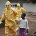 AP - Esta peque&#241;a de 9 a&#241;os es llevada a una ambulancia despu&#233;s de mostrar signos de la infecci&#243;n del &#233;bola en un poblado de Liberia