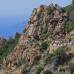 AP - Monta&#241;as que se confunden con el paisaje en el descenso hacia el nivel del mar en C&#243;rcega.