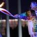 AFP - Dos leyendas del deporte sovi&#233;tico, el portero de hockey sobre hielo Vladislav Tretiak y la patinadora Irina Rodnin&#225;, encendieron el pebetero.