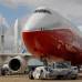 Reuters - El avión mejorado consume menos combustible y ofrece mayor comodidad a los pasajeros. También cuenta con alas nuevas, una nueva cola, motores más punteros y una nueva cabina de piloto.
