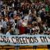 AP - No hubo cuestionamientos como los que abundaron en los d&#237;as previos y en las tribunas se ve&#237;an carteles con inscripciones como &quot;Perd&#243;nalos Messi, no saben lo que dicen&quot; y &quot;Pulga, no est&#225;s s&#243;lo. Nos tienes a nosotros&quot;.