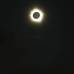 Foto Reuters - Las persistentes nubes que muchos tem&#237;an arruinar&#237;a la vista del eclipse se desvanecieron parcialmente en el estado norte&#241;o de Queensland, para alivio de los espectadores que se congregaron para presenciar la alineaci&#243;n entre el Sol, la Luna y la Tierra.