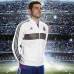 COLPRENSA - Real Madrid firmó un acuerdo de patrocinio con la aerolínea Emirates para los próximos cinco años, tiempo en el que el conjunto blanco lucirá en su camiseta publicidad de la compañía asiática.