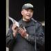 Colprensa - La pistola de alias Cuchillo era de oro y seg&#250;n el general &#211;scar Naranjo se la hab&#237;a robado a alias Mart&#237;n Llanos.