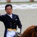 Cortes&#237;a - Hiroshi Hoketsu es un jinete japon&#233;s de 71 a&#241;os de edad, compiti&#243; en los Juegos Ol&#237;mpicos de 1964. En Londres 2012 tambi&#233;n competir&#225; en la categor&#237;a de doma individual. Es el deportista m&#225;s viejo en estos Juegos Ol&#237;mpicos.