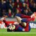 FOTO AFP - Gerard Piqu&#233; fue el primero en abandonar el terreno de juego por una contusi&#243;n p&#233;lvica en la pierna derecha.