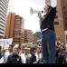 Colprensa - Los manifestantes fueron citados por el autor de novelas para televisi&#243;n Gustavo Bol&#237;var, entre otros de los convocantes.