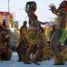 Reuters - Los bailarines disfrutan en el medio de la calle del baile mapal&#233;.