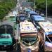 FOTO R&#211;BINSON S&#193;ENZ - Como cada 16 de julio, D&#237;a de la Virgen del Carmen, conductores desfilaron con su patrona por varios puntos de Medell&#237;n. Decenas de veh&#237;culos, como buses, carros y motos, circularon entre las terminales del Sur y del Norte de la ciudad.