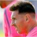 Reuters - El retorno de Lionel Messi a los entrenamientos del Barcelona, tras agotar sus vacaciones, despertó la curiosidad entre los seguidores del jugador en las redes sociales sobre todo por el nuevo look que luce el futbolista argentino.