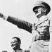 Archivo AP - Adolf Hitler murió en su búnker de Berlín en 1945. El dictador nazi fue responsable por el Holocausto y la muerte de millones de personas durante la Segunda Guerra Mundial. Karl Doenitz, un comandante naval que condujo brevemente a Alemania después de la muerte de Hitler, fue condenado durante el juicio en Núremberg y estuvo una década en prisión. Doenitz murió en 1980.