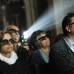 FOTO REUTERS - En las salas de cine del mundo, los feligreses pudieron seguir la ceremonia en tecnología 3D.