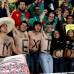 AP - Una amplia mayoría de hinchas mexicanos y en una noche con un frío muy cercano a los cero grados.