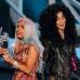 Reuters - Cher, una diva de otra época, le entregó el premio a Gaga. Subrayó que mientras Lady Gaga "era todavía una bebé", ella tuvo su turno de asombrar a las audiencias.