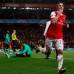 Reuters - La celebraci&#243;n de Van Persie y los lamentos del equipo espa&#241;ol en en el Emirates Stadium, de Londres, ante 60.000 espectadores, que llenaron el estadio. 3.000 aficionados del Barcelona acompa&#241;aron a su equipo.