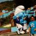Reuters - Los inmuebles tambi&#233;n han sido decorados con reproducciones de Pitufos.